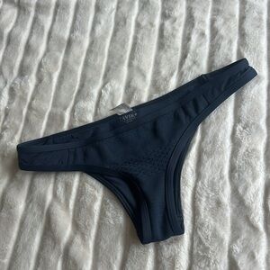 TAVIK Swimwear Jayden Textured Ombré Blue Bikini Bottoms Large NEW Made USA